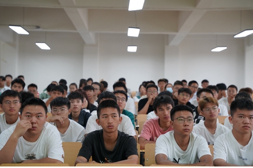 2.jpg 【魅力工程】-新生入学教育终结篇!--系列报道(三) 第 3 张