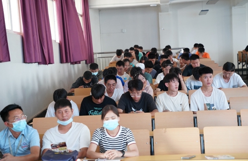10.jpg 【魅力工程】-新生入学教育终结篇!--系列报道(三) 第 11 张