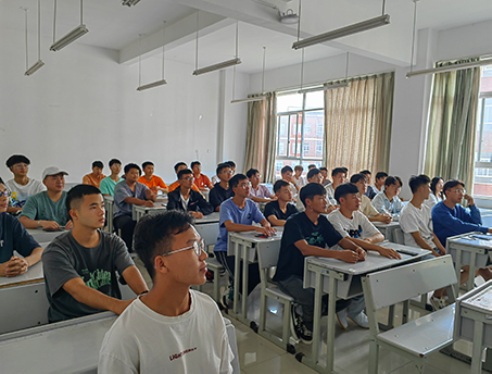 4.jpg 【魅力工程】- 建筑工程学院举行 2022级本科土木工程专业学生入学教育活动之——人才培养方案解读、大学生学习方法及经验介绍会 第 4 张