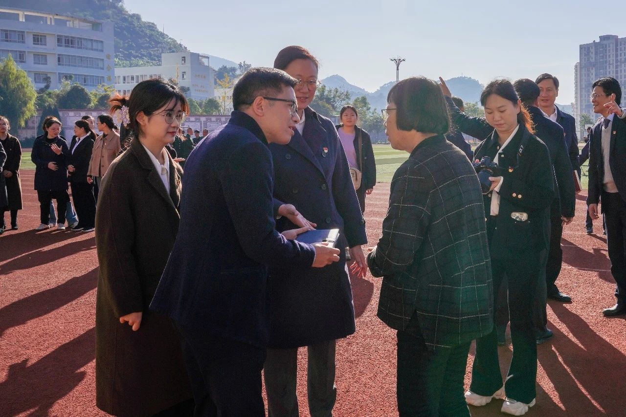 零距离感受榜样力量！云经管党员师生代表赴华坪女高开展党性教育活动 第 12 张