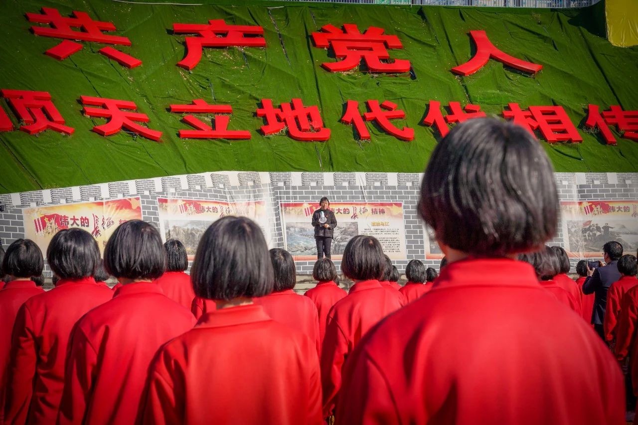 零距离感受榜样力量！云经管党员师生代表赴华坪女高开展党性教育活动 第 4 张