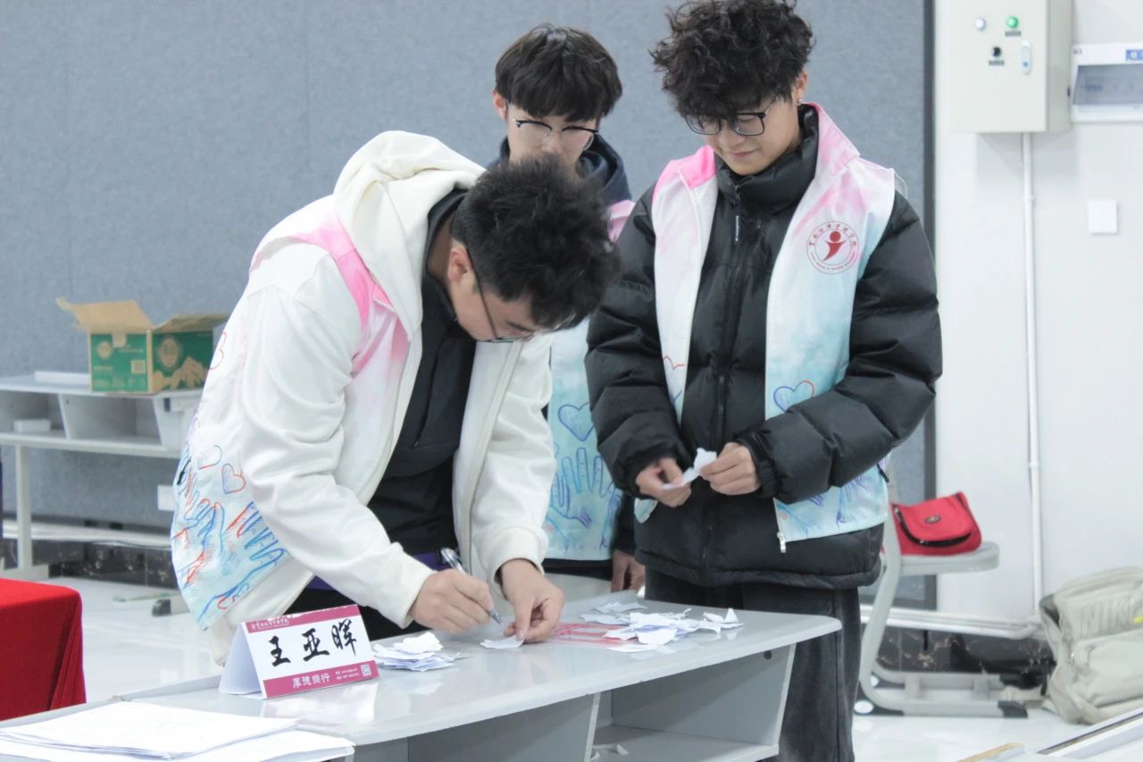 【创美艺传】志愿服务,你我同行——青年志愿者协会助力艺术与传媒学院首届全国大学生职业规划大赛院级赛 第 5 张 【创美艺传】志愿服务,你我同行——青年志愿者协会助力艺术与传媒学院首届全国大学生职业规划大赛院级赛 第 5 张