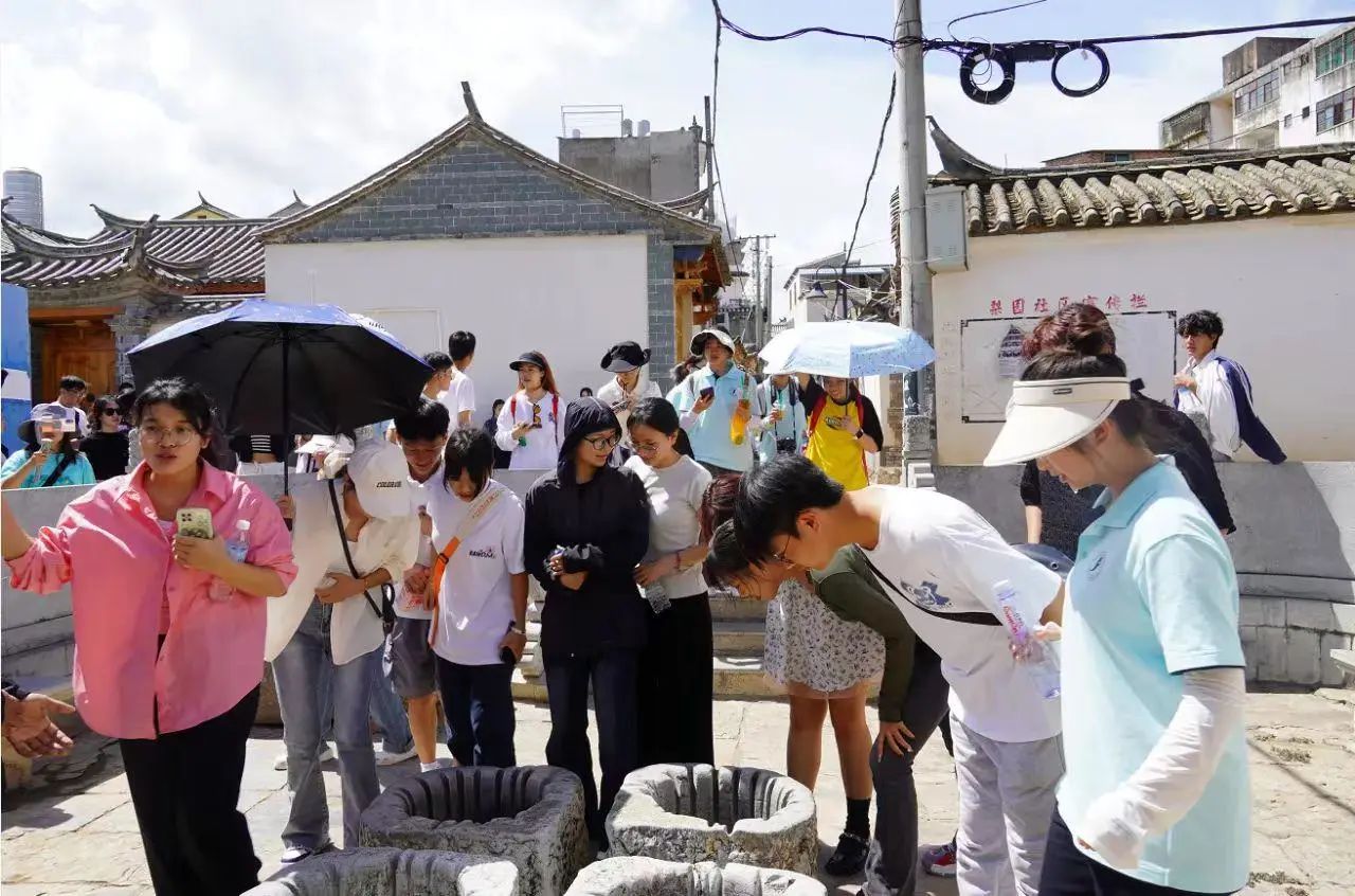 【创美艺传】三下乡成果展示|非遗技艺,助力乡村振兴——艺起乡约建水 第 2 张 【创美艺传】三下乡成果展示|非遗技艺,助力乡村振兴——艺起乡约建水 第 2 张