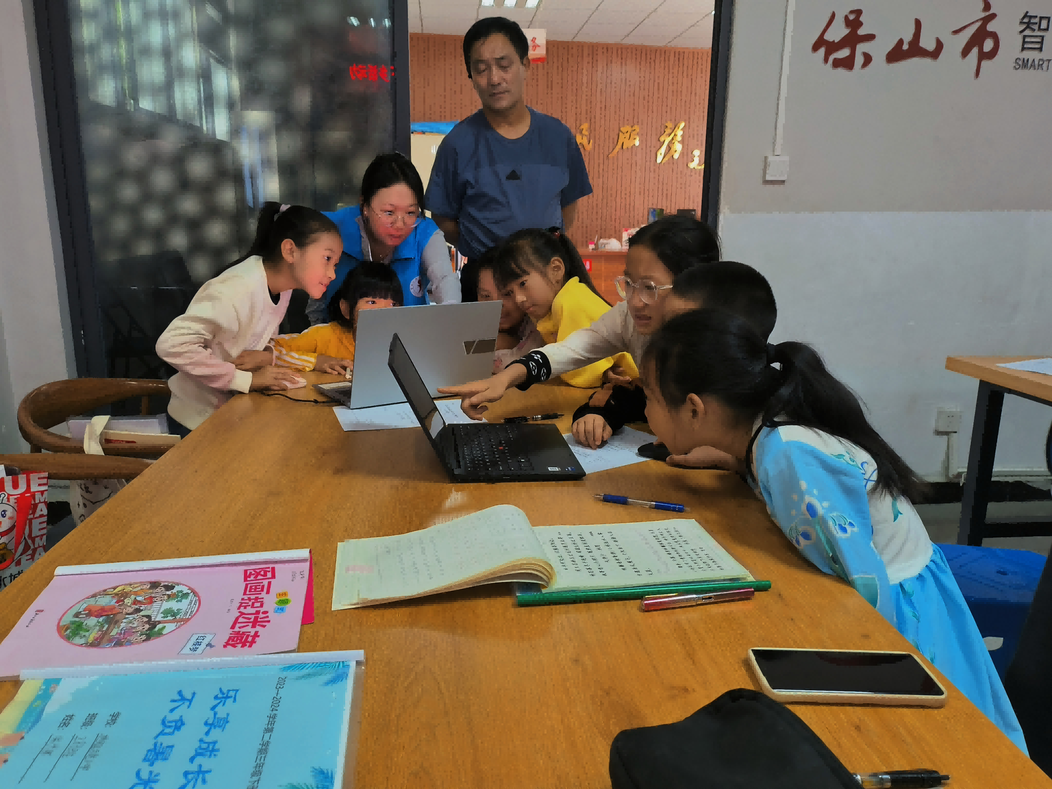 图片 2.png 三下乡|捕多元科学梦,助青春实践行——信息与智能工程学院科技智辅讲堂收官 第 3 张