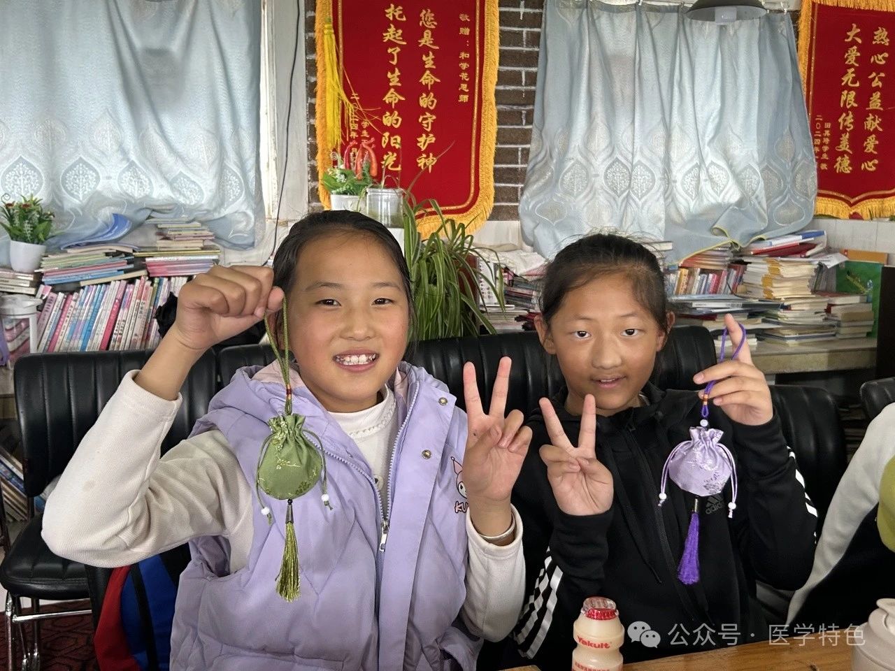 医学院“青春为中国式现代化挺膺担当”实践队走进丽江市家庭教育中心为孩子们送去关爱 第 8 张 医学院“青春为中国式现代化挺膺担当”实践队走进丽江市家庭教育中心为孩子们送去关爱 第 8 张