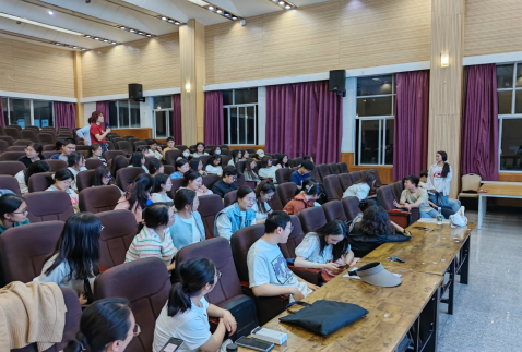 医学院药学、中药学专业开展考研交流会 第 9 张