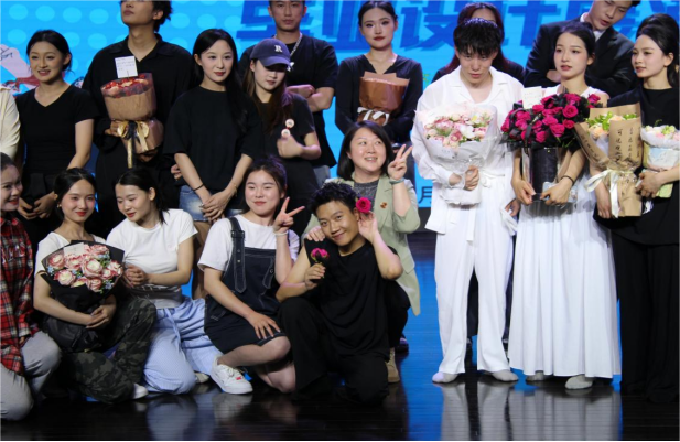 2021级舞编舞表专业毕业展演顺利举办 第 1 张 2021级舞编舞表专业毕业展演顺利举办 第 1 张