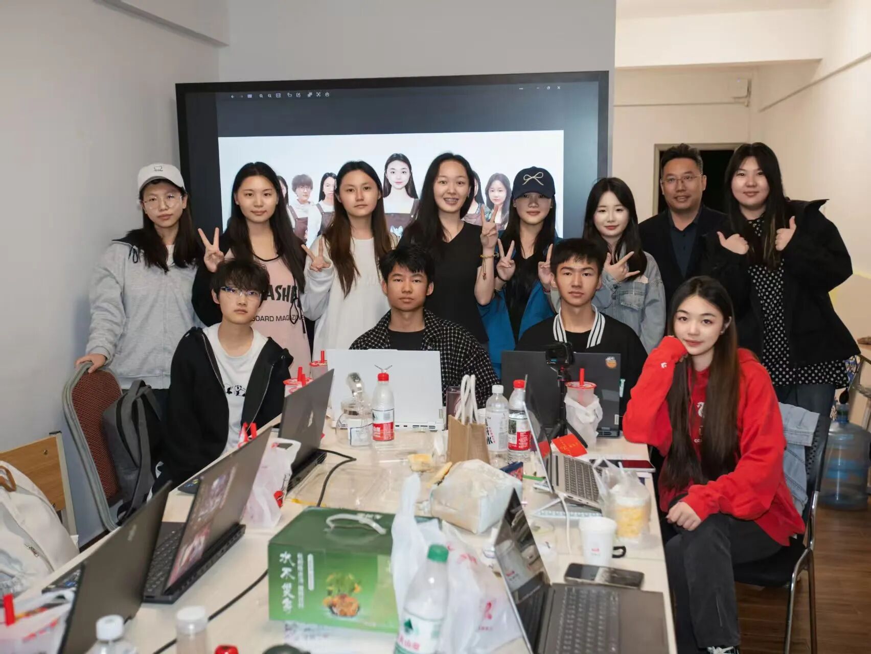 c86da9717281c82abec48f7c62382a7b.jpg c86da9717281c82abec48f7c62382a7b.jpg