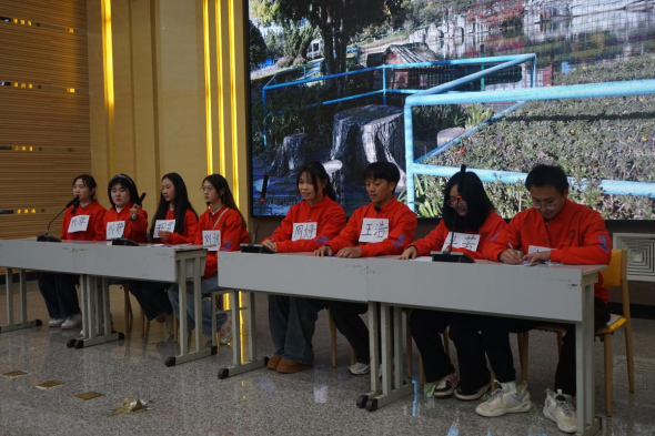 屏幕截图 2025-12-02 192537.png 屏幕截图 2025-12-02 192537.png