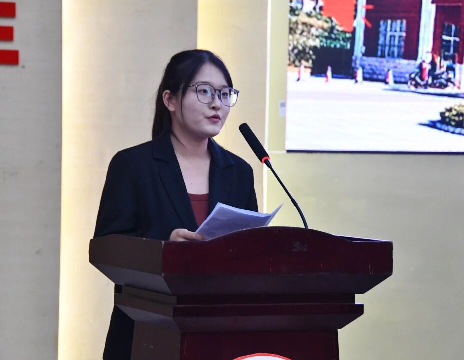 法商融合强基,梦想新程破局!财经商贸学院隆重举行2025级新生开学典礼 第 7 张 法商融合强基,梦想新程破局!财经商贸学院隆重举行2025级新生开学典礼 第 7 张