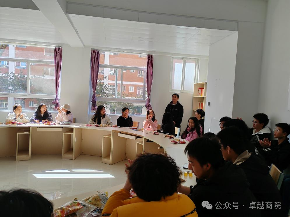 20级电子商务校友返校，助力24级新生社会实践与职业规划 第 3 张