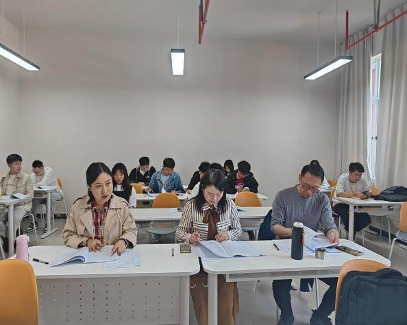 学子展风采，答辩启新程 ——商学院本科市场营销专业毕业论文答辩圆满举行 第 4 张