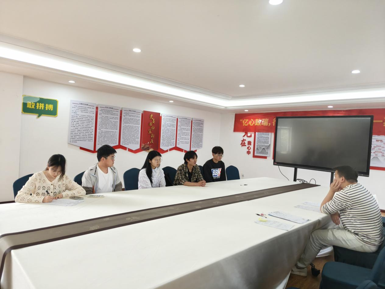 商学院师生赴云南云品出滇科技有限公司开展校企合作交流暨毕业生面试活动 第 3 张