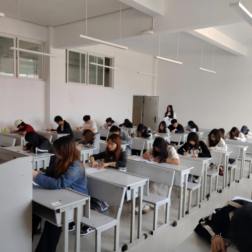 赋能就业|商学院成功举办“就业政策100问”师生答题竞赛活动 第 4 张