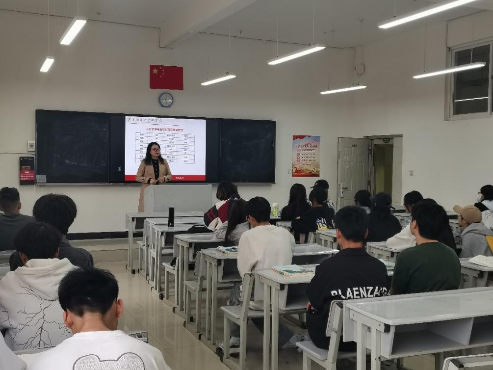 教研活动|从四级冲刺到专业深耕——导师引领24市场营销班逐梦前行 第 3 张