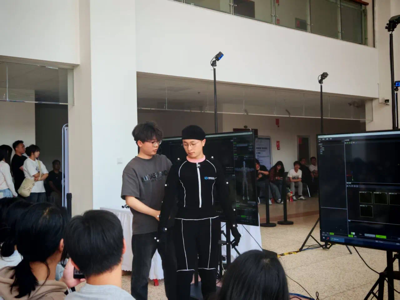 学院数字媒体艺术专业师生参加“青瞳视觉·数字造梦”专项赛全国宣讲会 第 4 张