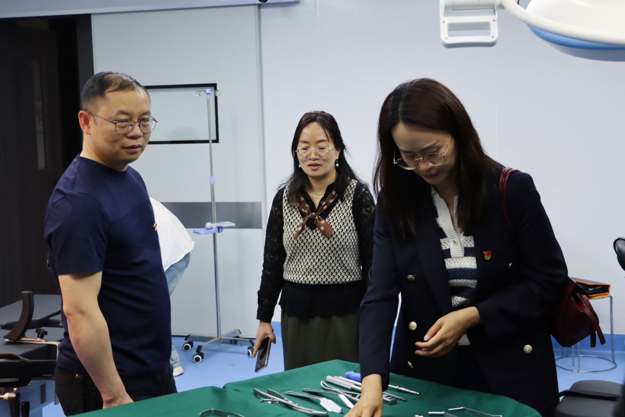 党建联学聚合力 医教融合促发展 ——石林天奇医院党支部与云南经济管理学院医学院党总支开展党建联学联建活动 第 2 张