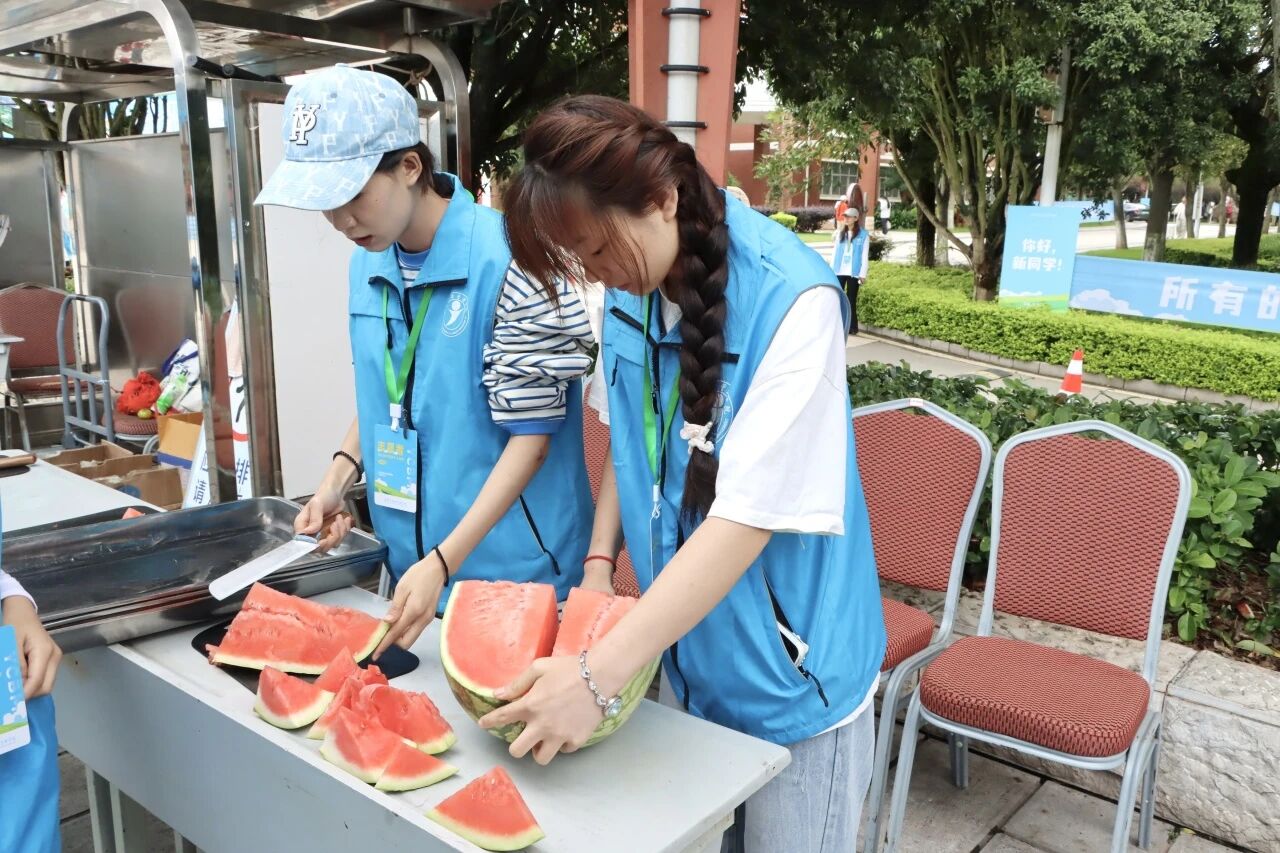微信图片_2026-09-02_232253_338.jpg 以温情护新程,以初心赴医梦|医学院2026级迎新纪实 第 25 张